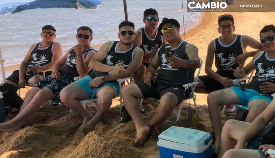Jefe ahorra durante un año para llevarse a sus empleados de vacaciones a la playa