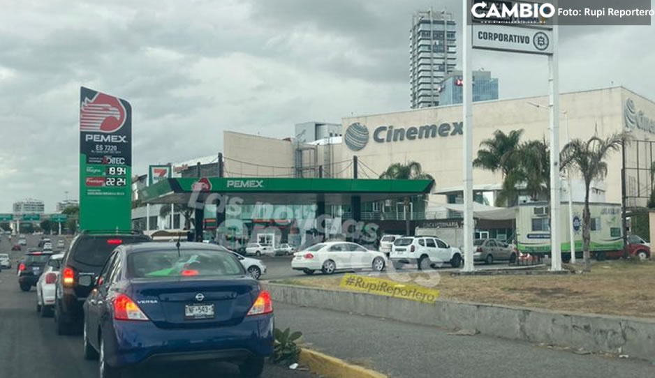 ¡A reventar! Fila para pruebas de Covid en Boulevard Atlixcáyotl y Clínica Amalucan (VIDEO Y FOTO)