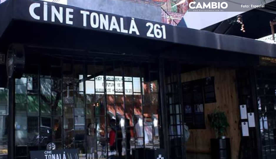 Terror en cine de CDMX: comando armado irrumpe y asalta a clientes (VIDEO)