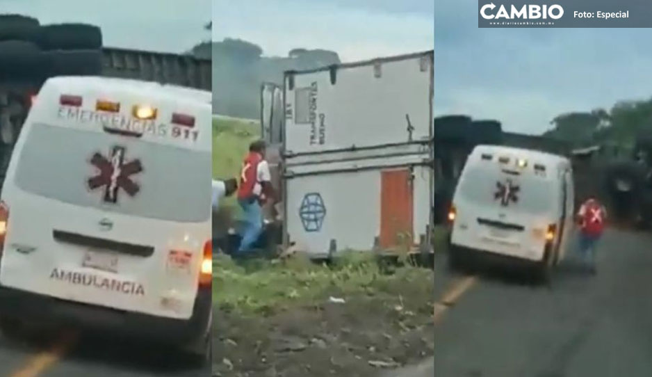 VIDEO: Sorprenden a paramédicos en rapiña a tráiler volcado en la Córdoba-Veracruz