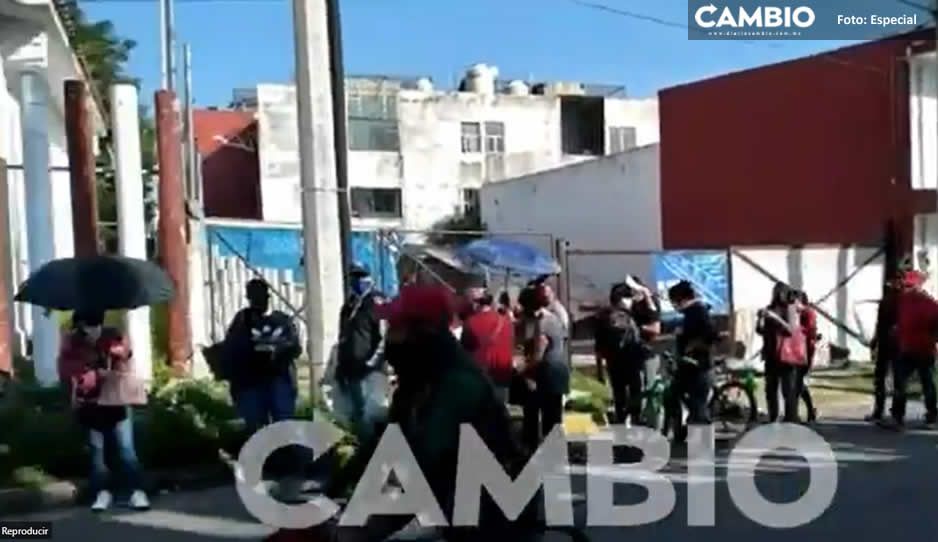 Filas avanzan con lentitud durante vacunación a poblanos de 30 a 49 años en Cholula (VIDEO)