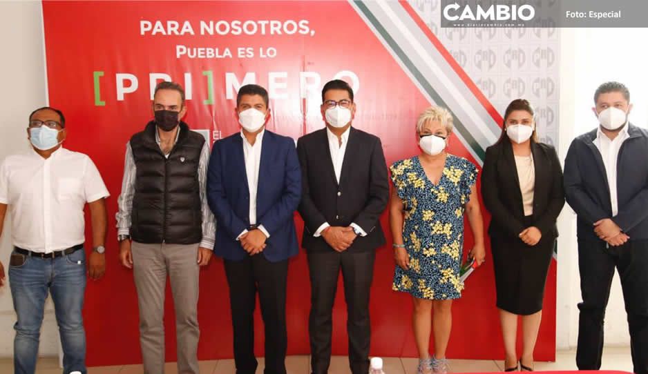 Alcaldes electos y dirigencia del PRI arropan a Lalo Rivera