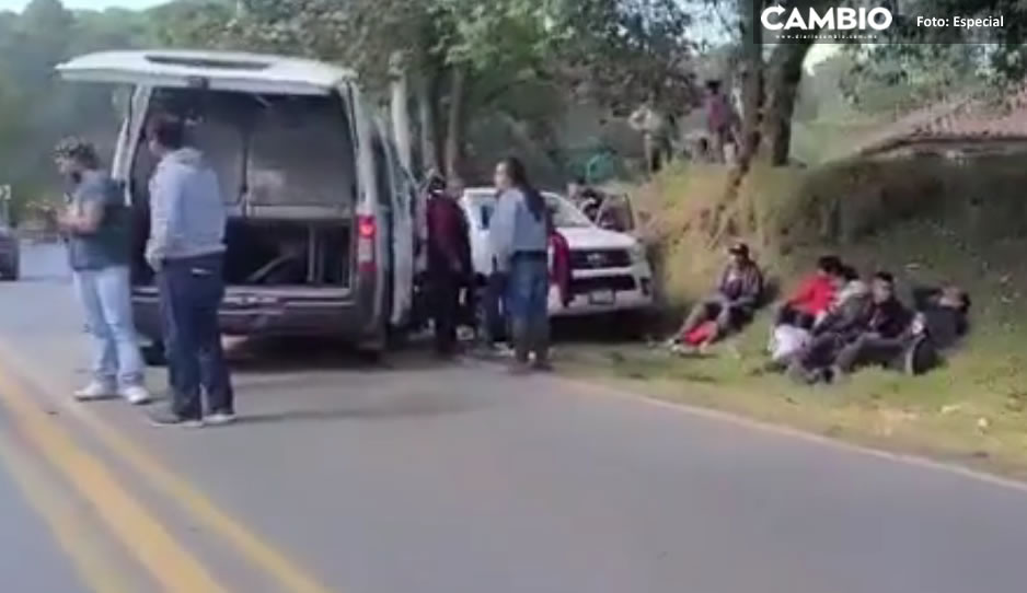 Quedaron prensados; accidente carretero deja un muerto y varios heridos en Zacatlán (VIDEO)