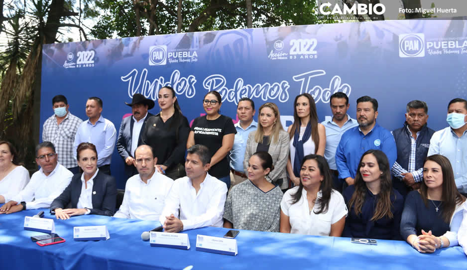 Guerra de porras entre simpatizantes de Lalo y Genoveva en el evento panista de Tres Marías (FOTOS Y VIDEOS)