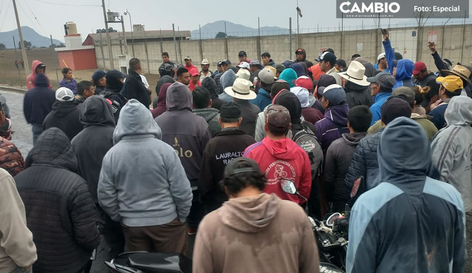 Pobladores de Tlachichuca amagan con cerrar carretera por el lanzamiento de bombas antilluvias