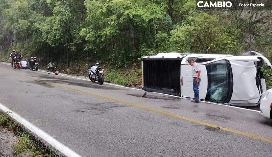 ¡Lamentable! Mueren dos bikers poblanos tras chocar contra una camioneta en San Luis Potosí
