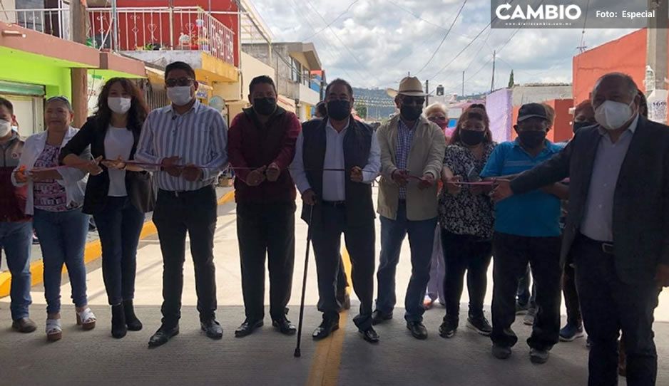 Mario de la Rosa entrega obras de alcantarillado y pavimentación en Chachapa