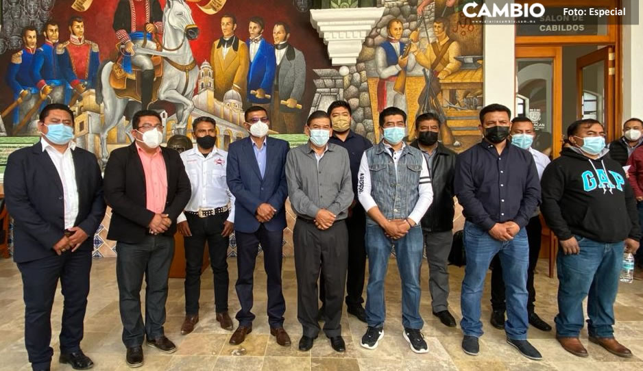 Toman protesta 12 ediles auxiliares en Tehuacán