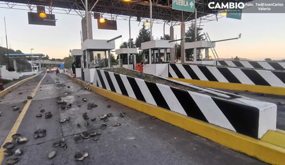 FOTO: Así quedó la caseta de Atempan tras ataque con bombas molotov de normalistas de Teteles