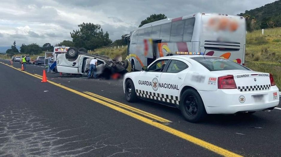 Brutal impacto en la Puebla-Perote deja una familia muerta y pasajeros de AU lesionados (FOTO)