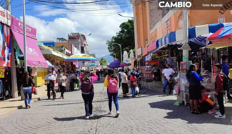 Comerciantes de Tehuacán acusan de corrupción a funcionarios de Fomento Comercial del Ayuntamiento