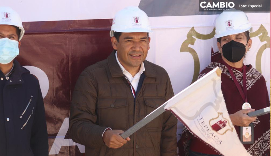 Pepe Huerta arranca el 2023 con la construcción de tres calles en San Hipólito Xochiltenango 
