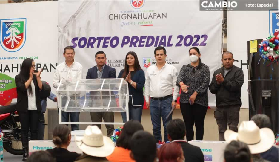 Entrega Ayuntamiento de Chignahuapan más de 300 mil pesos en premios a ganadores del Sorteo Predial 2022.