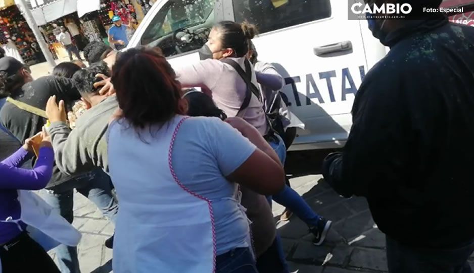 ¡Se armó la gorda! Denuncian a ambulantes ante la FGE por desatar zafarrancho en Tehuacán