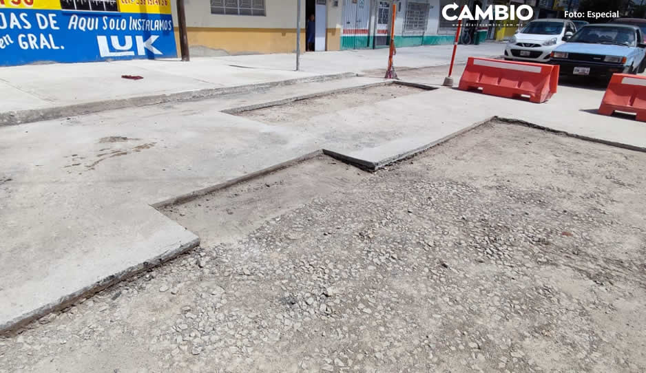 Vecinos del Bulevar Nacozari en Tehuacán amagan con frenar obra de pavimentación: acusan vicios ocultos y materiales de baja calidad
