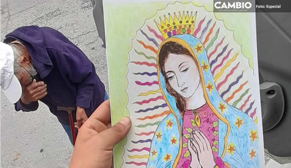 ¡Conmovedor! Abuelito vende dibujos de la Virgen para comprar leche a sus nietos (VIDEO)