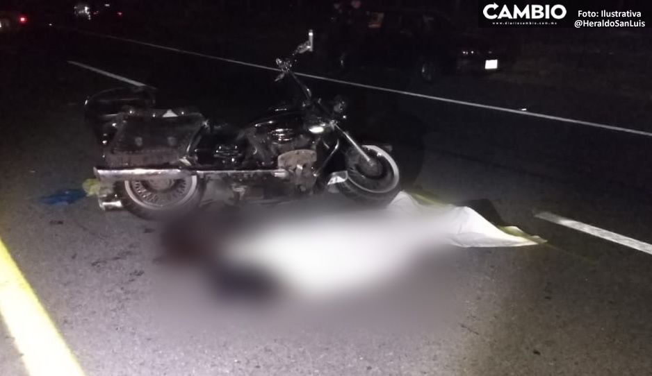 Borrachito muere tras derrapar en su moto en Tulcingo, fue identificado por su compadre
