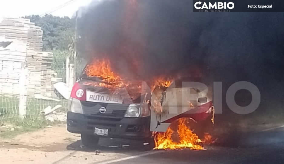Ruta 2 se incendia en la carretera Amozoc-Nautla
