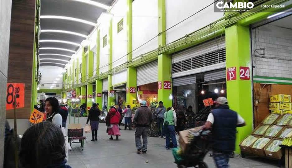 El COVID deja al 50 % de los cargadores y diableros de la Central de Abasto sin trabajo