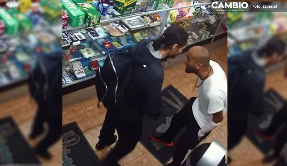 FUERTE VIDEO: Sujeto es apuñalado por no dar las gracias en tienda de Brooklyn