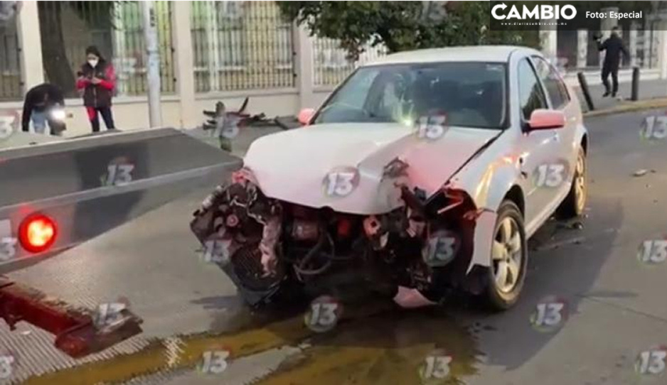 Conductor abandona su auto destrozado tras choque en Bulevar Norte