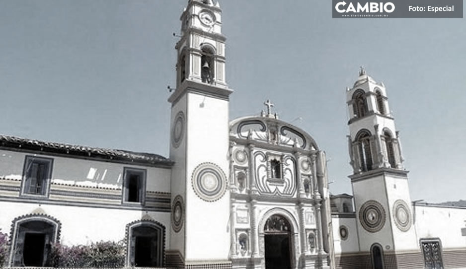 Pobladores amenazan con linchar a vicario por abuso sexual en Aquixtla