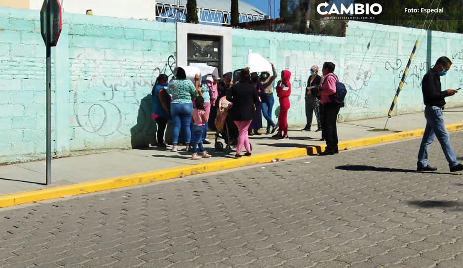 Padres de familia acusan venta de droga en la escuela primaria Escudo Nacional en Tehuacán