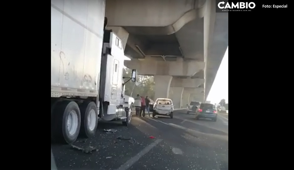 Choque entre un tráiler y un coche deja una lesionado en la México – Puebla