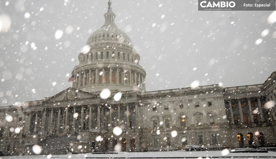 FOTOS: Impresionante tormenta invernal obliga al cierre de oficinas y escuelas en Washington