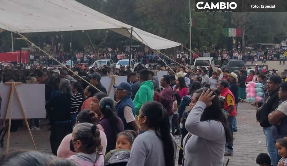 Edil de Yehualtepec huye tras reclamo de habitantes para la reubicación del auditorio municipal