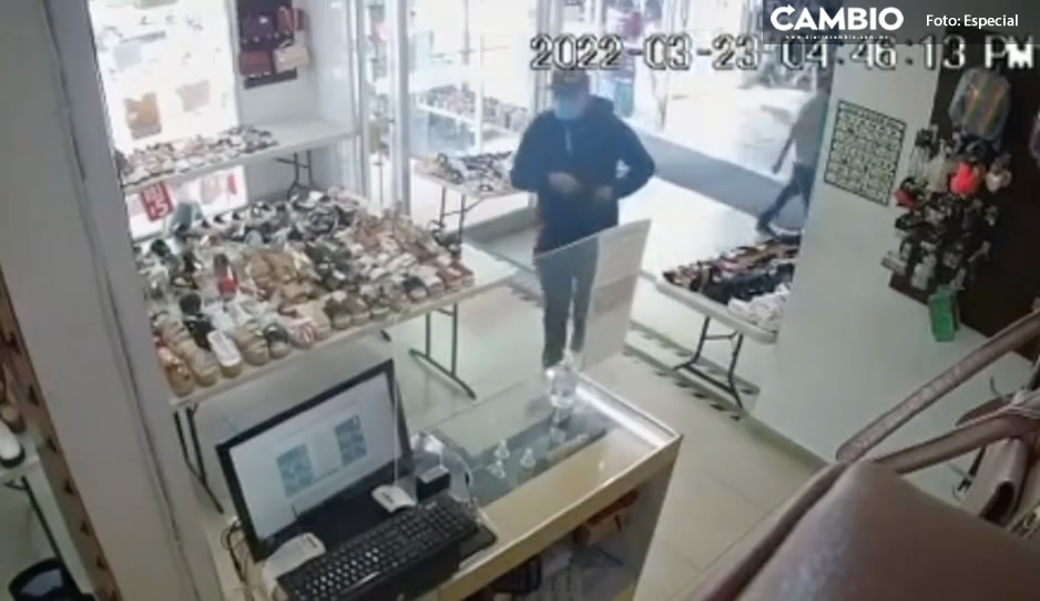VIDEO: Captan momento exacto de atraco a cuentahabiente de BBVA en Plaza San Pedro