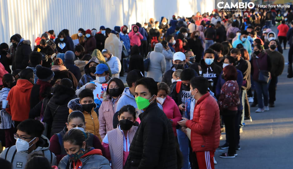 ¡Adolescentes madrugan! Así hacen fila para la vacuna antiCovid en Hospital General del Sur