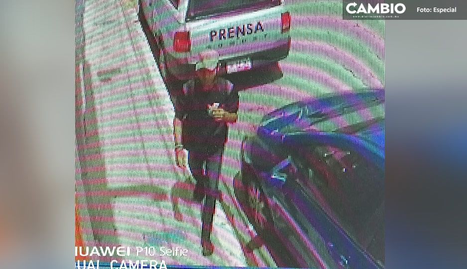 Comerciantes de Atlixco intentan atrapar a ladrón, pero los amenaza con un desarmador y huye