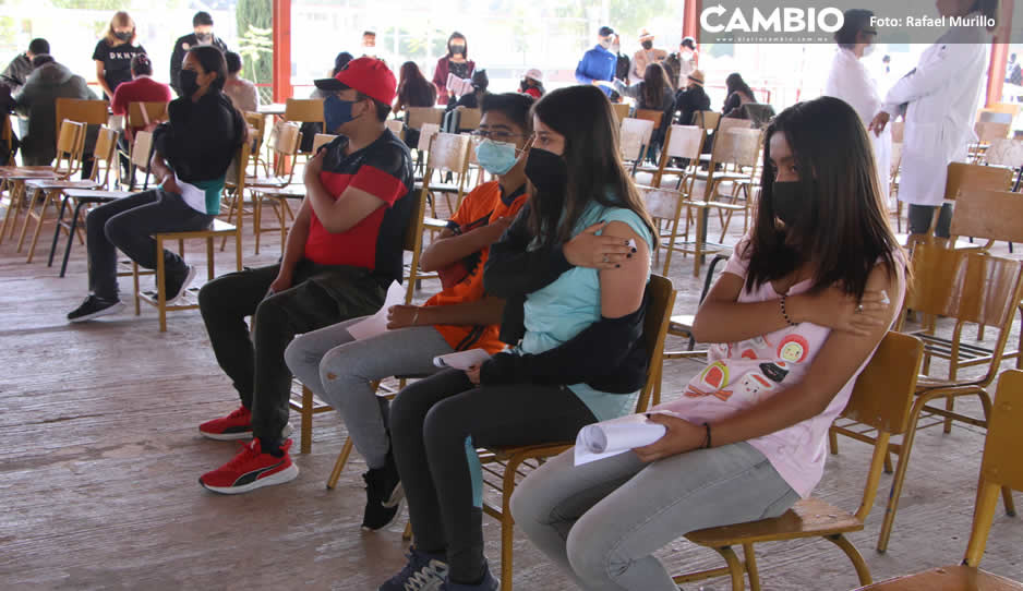 Escasa afluencia en el inicio de la vacunación para menores de 17 años en los 4 puntos de la capital (FOTOS Y VIDEOS)