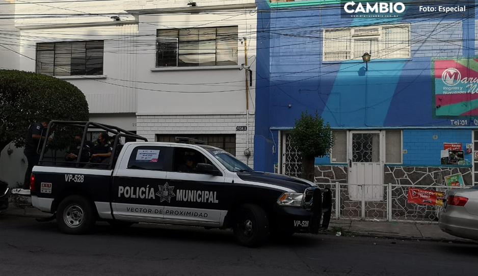 Atracan a poblano con todo y acompañamiento policial; le robaron medio millón de pesos (VIDEO)