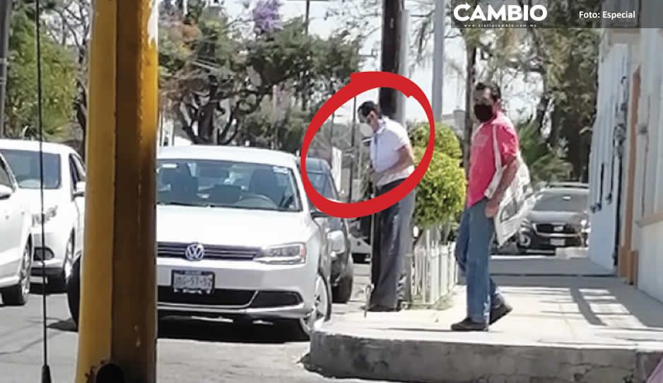 Iván Galindo viola ley electoral: acude a casa de campaña de Claudia en pleno horario laboral