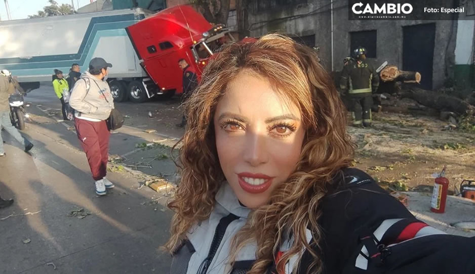 Tunden a reportera por peculiar selfie con accidente de tráiler de fondo