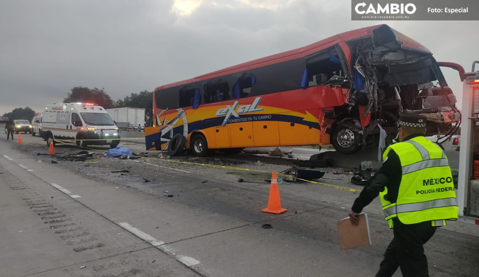 Autobús de turistas se impacta con pipa de químicos en la Puebla -Orizaba; hay un muerto y siete heridos