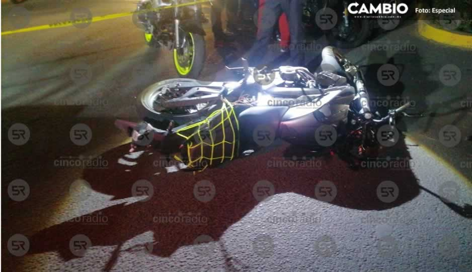 Muere motociclista tras derrapar en la Vía Atilxcáyotl