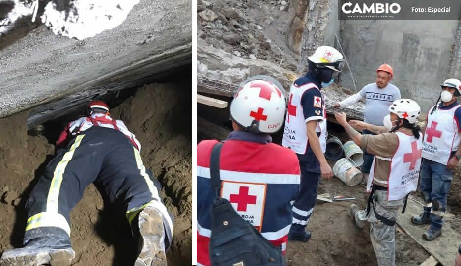 FOTOS: Rescatistas de Cruz Roja encabezan mega rescate en obra colapsada de Texmelucan