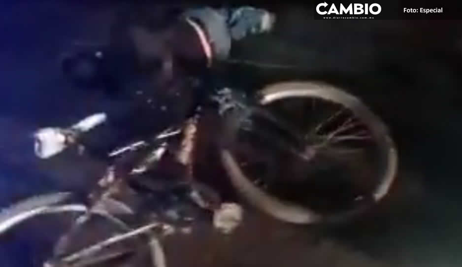 Ciclista es embestido por motocicleta en Tehuacán
