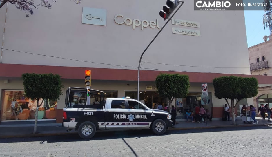 Con engaños, roban 39 mil pesos a una mujer al interior del Coppel en Tehuacán