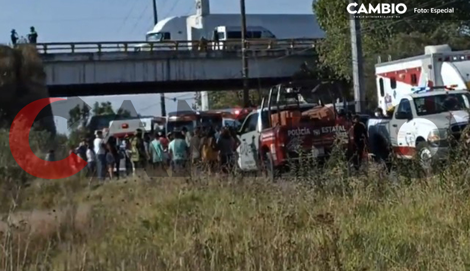Volcadura de autobús deja 25 lesionados en Periférico Ecológico (VIDEO)
