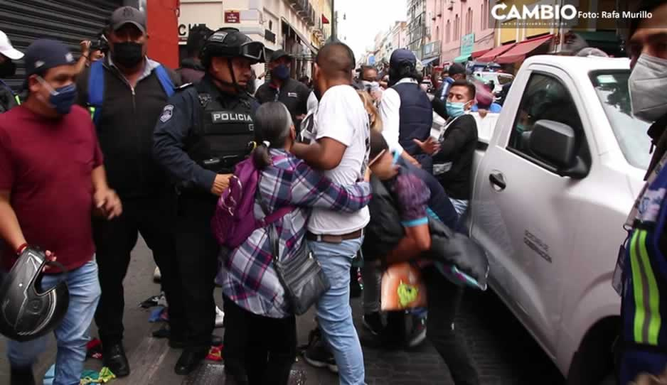 EN VIVO: Con fuerte operativo retiran a ambulantes del Centro Histórico