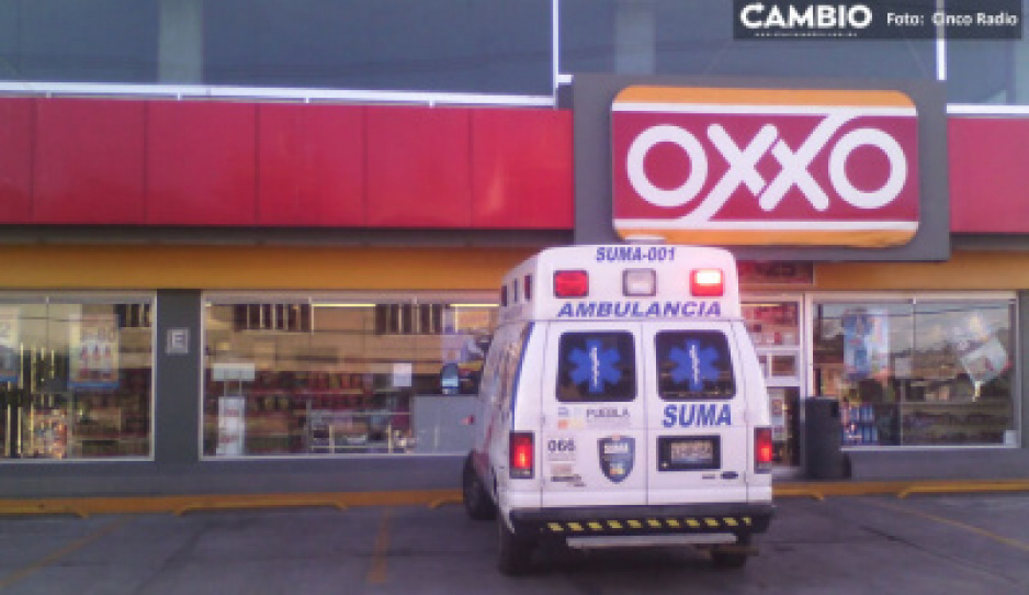 Rateros golpean a vigilante y atracan Oxxo de La Ciénega