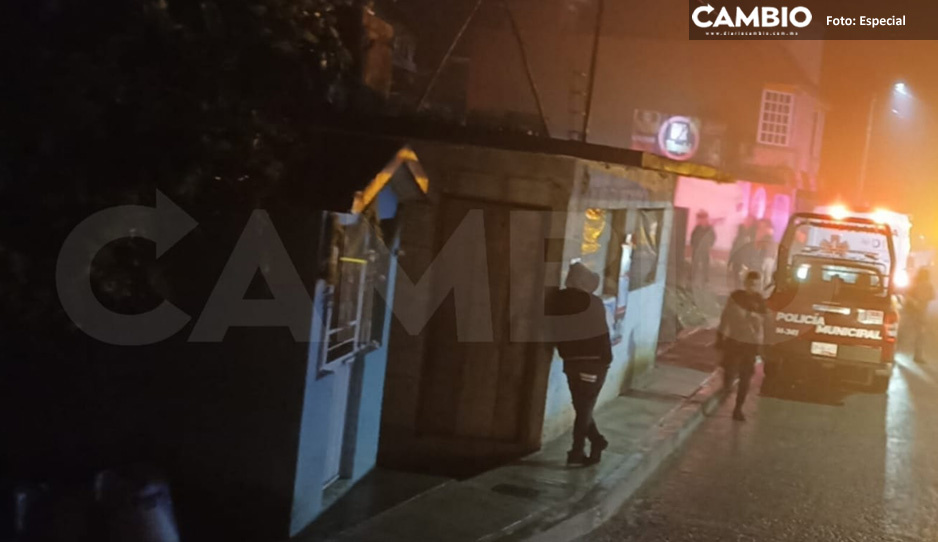 Ejecutan a balazos a tres mujeres en bar de Hueytamalco