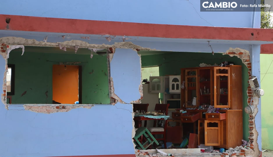 FOTOS: Familia poblana pierde su casita tras explosión de tanque de gas en Reforma sur