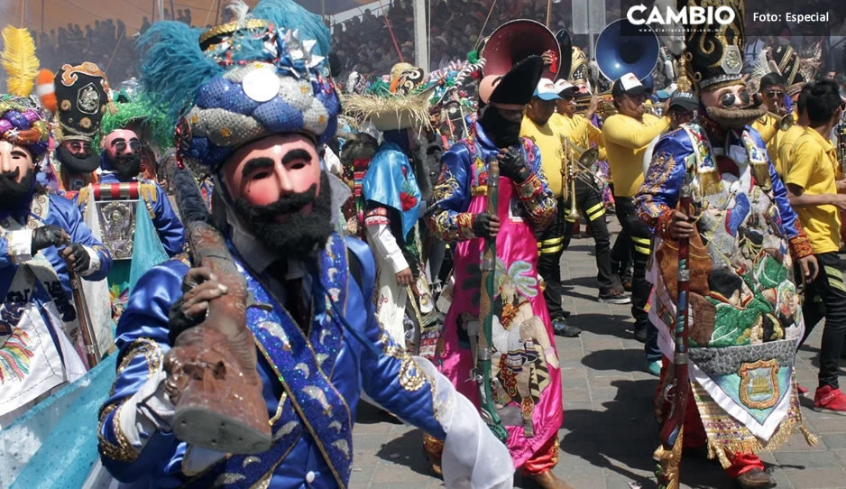Estaba bailando cuando se disparó en la mano durante el carnaval de Huejotzingo (VIDEO)