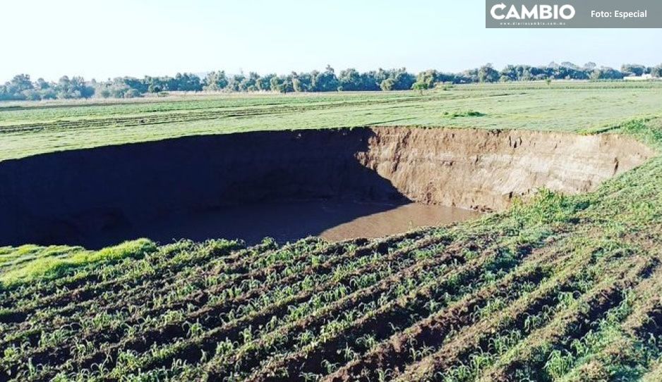 Gobierno atiende socavón de 20 metros de profundidad en Juan C. Bonilla; en 30 días estará el análisis