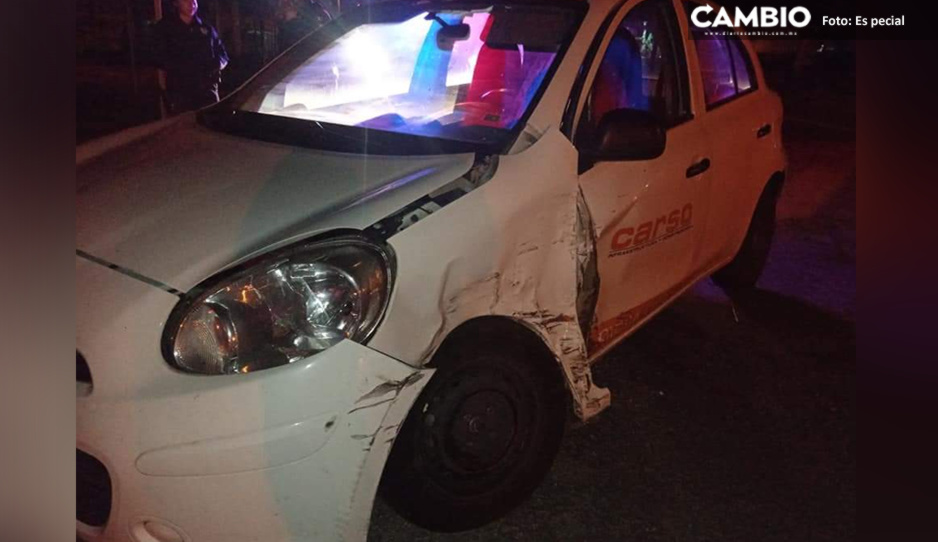 Camioneta se impacta vs auto de  la empresa Carso en la Puebla-Atlixco